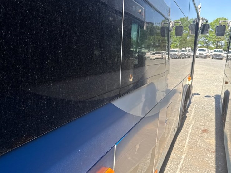 2007-gillig-low-floor-image-16