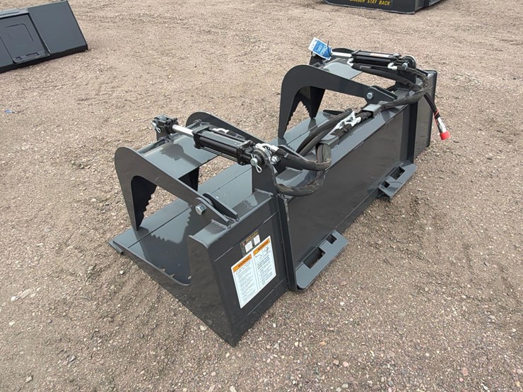 unused-2026-wolverine-gb-11-72w-skid-steer-grapple-bucket-image-4