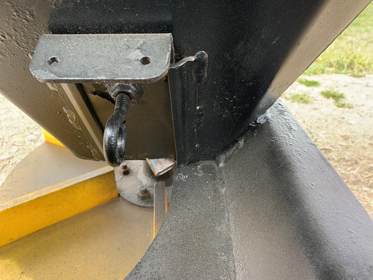 erskine-skid-steer-salt-spreader-image-12