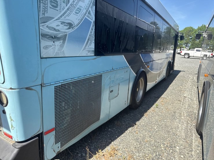 2012-gillig-low-floor-image-17