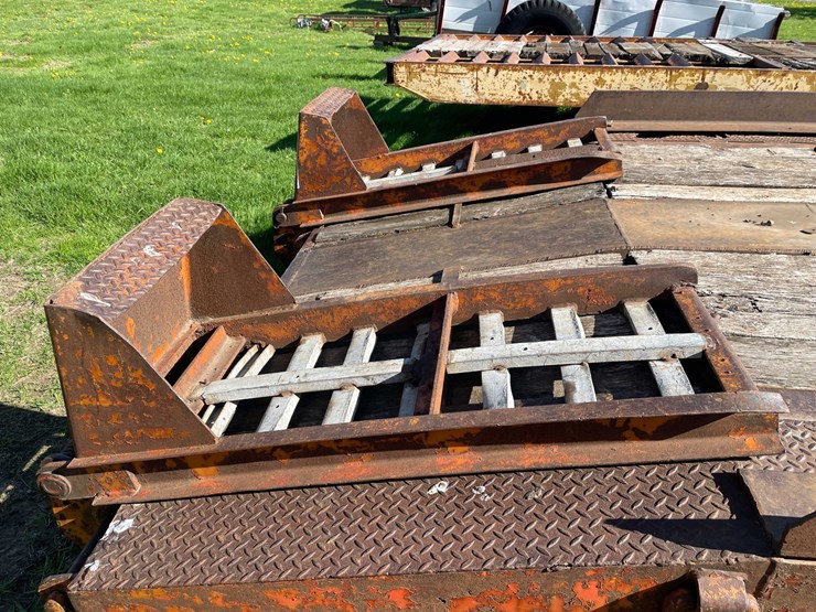 #5575-•-heavy-duty-trailer-image-16