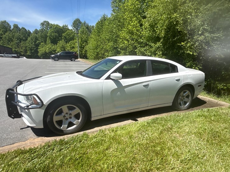 #7-•-2014-dodge-charger-image-5