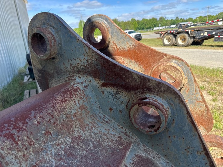 #51-•-strickland-backhoe-bucket-image-8