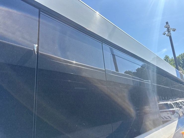 2012-gillig-low-floor-image-9