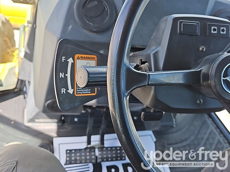 2018-deere-310sl-image-44