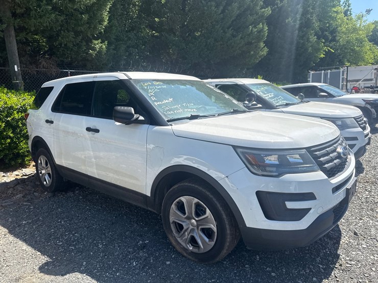 2019-ford-explorer-image-1
