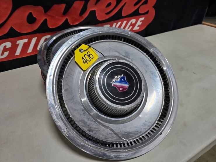 #406-•-mercury-sedan-hub-caps-image-2