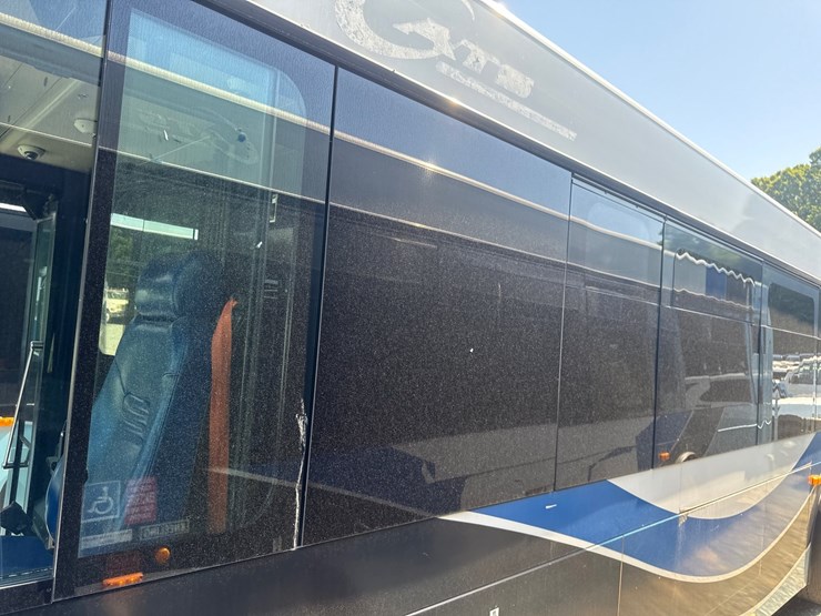 2012-gillig-low-floor-image-5