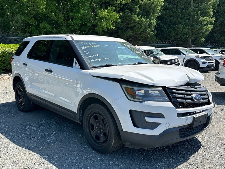2019-ford-explorer-image-1