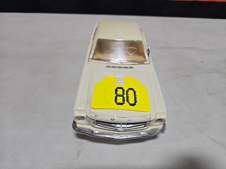 #80-•-jim-beam-1964-mustang-decanter-image-10