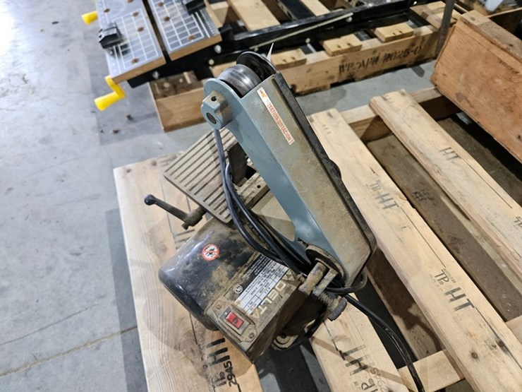 #102-•-delta-31-050-1"-belt-sander-image-3