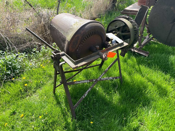 #5619-•-vintage-concrete-mixer-image-1