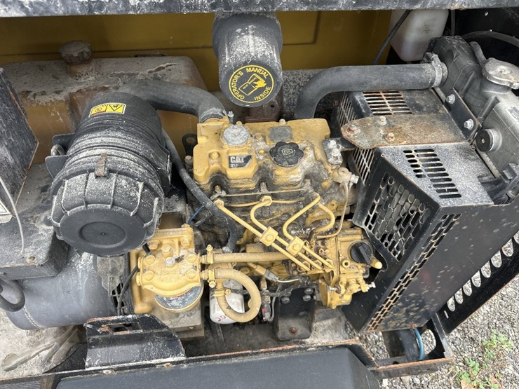 2016-caterpillar-c11-image-3
