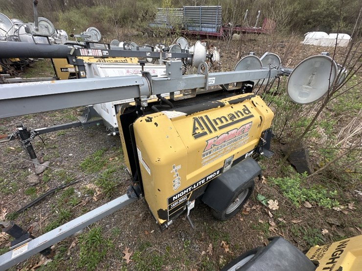 2015-caterpillar-c11-image-1