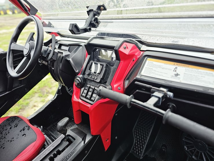 2021-honda-talon-4-image-10