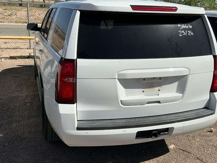 2016-chevrolet-tahoe-image-3