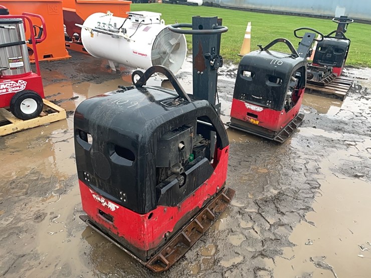 2017-atlas-copco-mv500-reversible-plate-compactor-support-equipment-sn:bgf120410-image-1