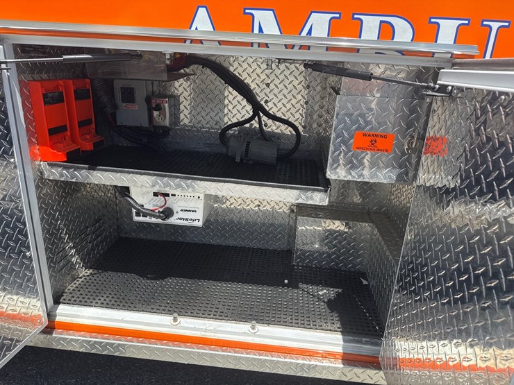 #9-•-2017-chevrolet-ambulance-4500-image-54