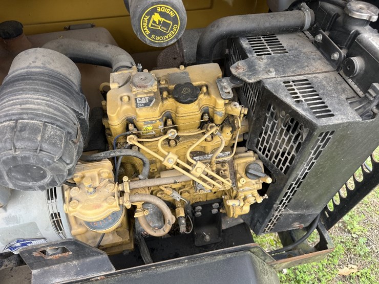 2015-caterpillar-c11-image-3