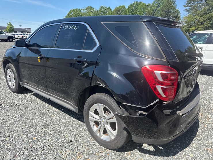 2017-chevrolet-equinox-image-15