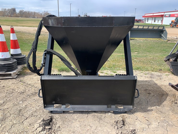 erskine-skid-steer-salt-spreader-image-2