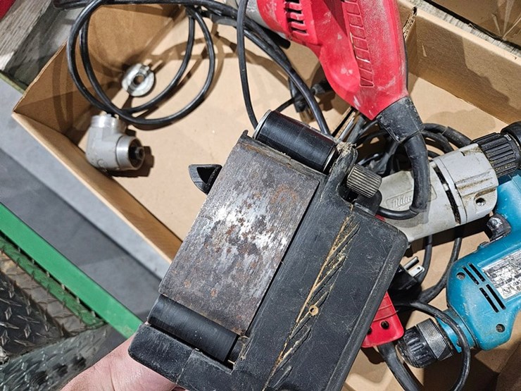 #61-•-3-drills-and-a-belt-sander-image-10