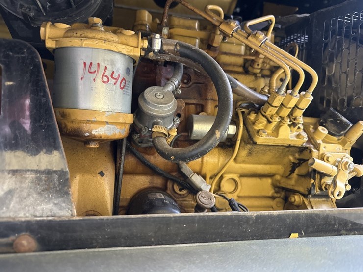 2015-caterpillar-c11-image-3