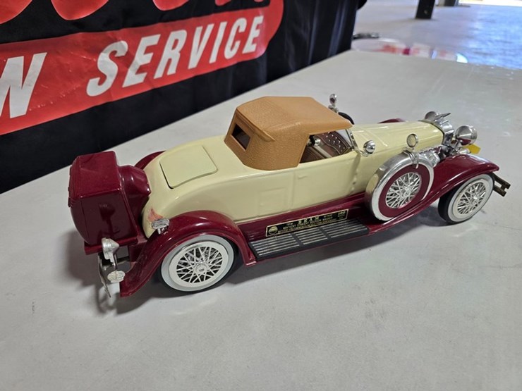 #401-•-jim-beam-1935-duesenberg-convertible-decanter-image-6