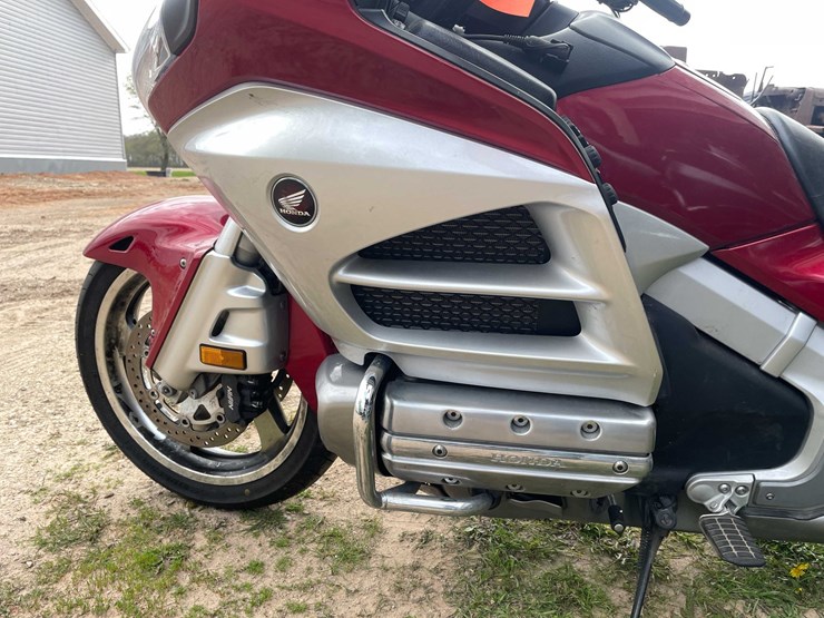 #5572-•-2012-honda-gold-wing-motorcycle-image-16