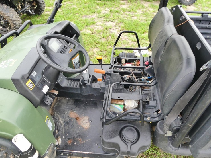 2013-john-deere-825i-image-8