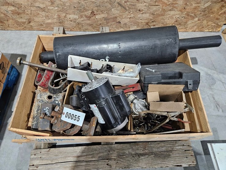#55-•-pallet-misc-items-image-1