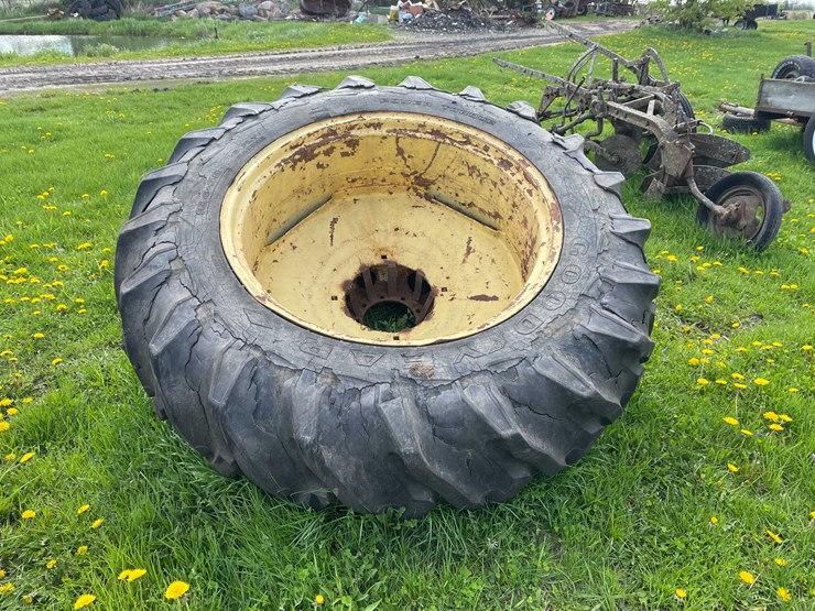 #5587-•-(2)-tractor-tires-image-3