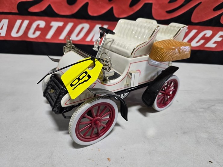 #87-•-mccormick-1903-cadillac-decanter-image-2