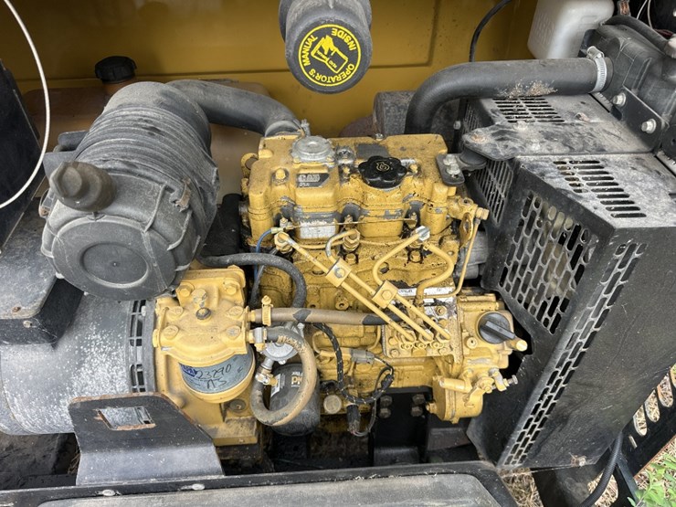 2015-caterpillar-c11-image-3