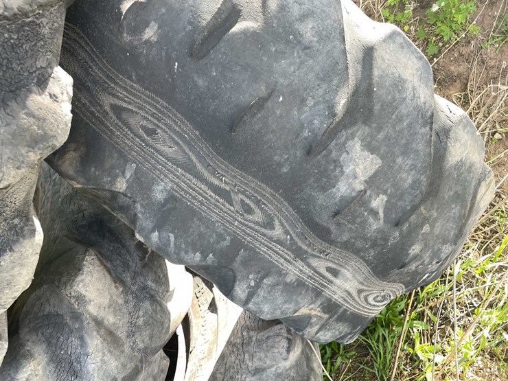 #5604-•-(6)-excavator-tires-image-11