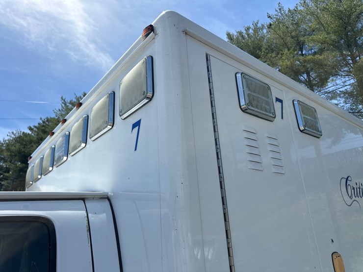 #8-•-2017-chevrolet-ambulance-4500-image-25