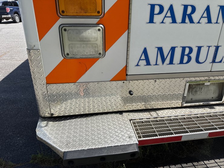#8-•-2017-chevrolet-ambulance-4500-image-33