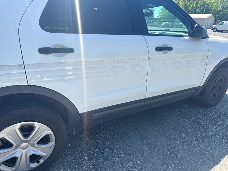 2019-ford-explorer-image-14