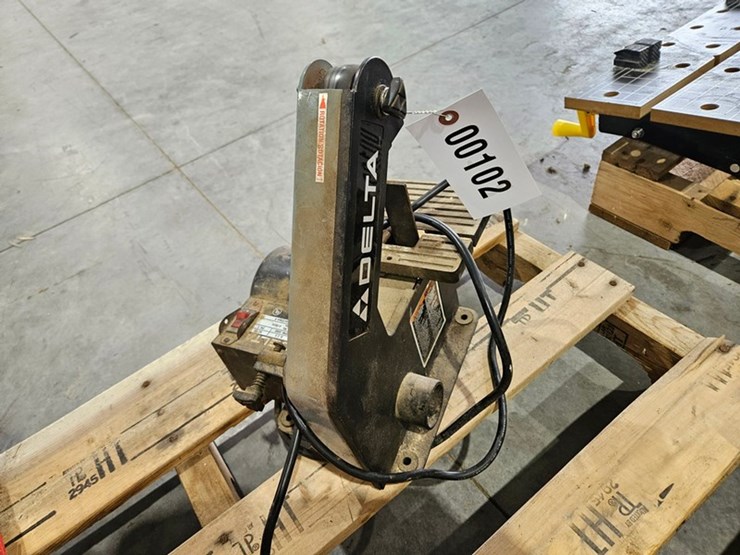 #102-•-delta-31-050-1"-belt-sander-image-5
