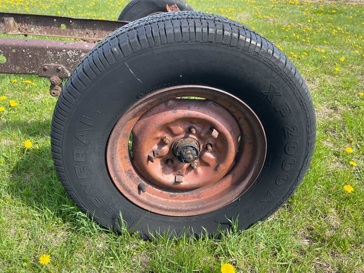 #5596-•-vintage-2-axle-car-frame-image-12
