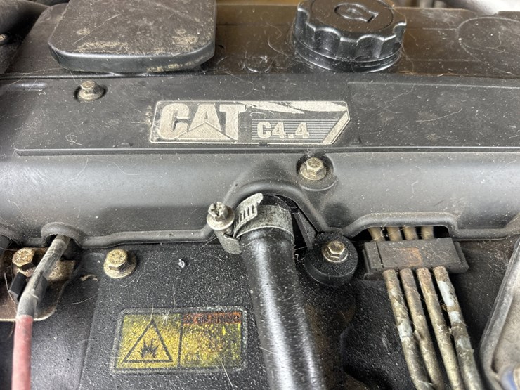 2012-caterpillar-th514-image-11