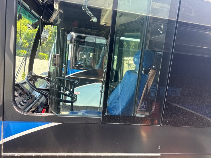 2007-gillig-low-floor-image-8