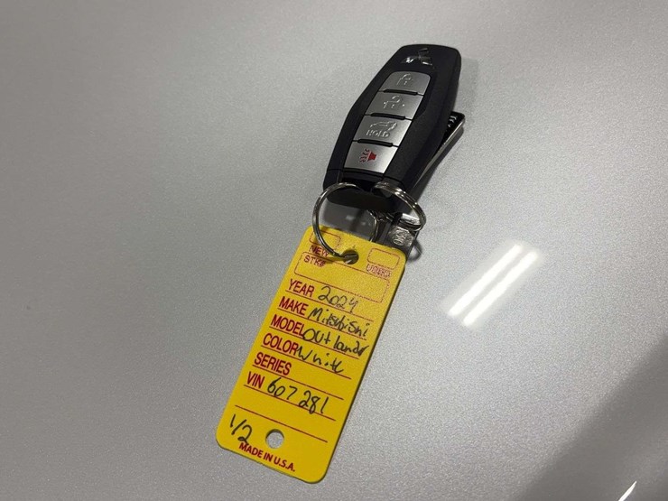 2024-mitsubishi-outlander-image-24