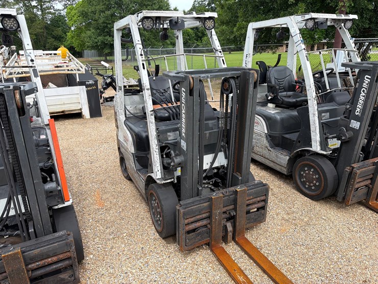 #16273-•-2015-nissan-cf50-forklift-image-2