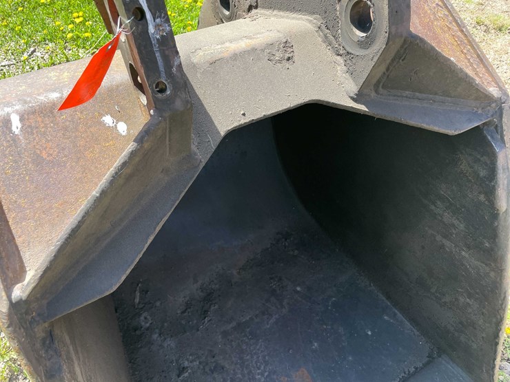 #5622-•-excavator-bucket-image-12