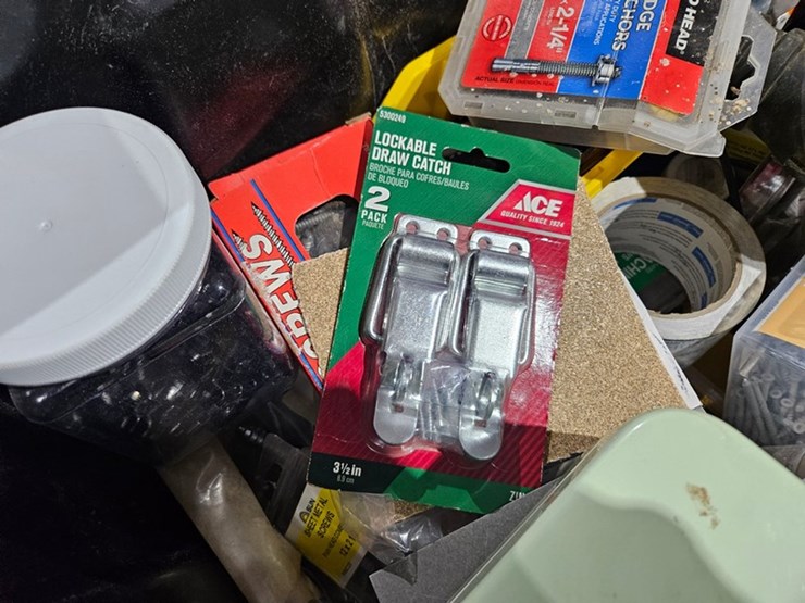 #71-•-lot-of-assorted-construction-items-image-6