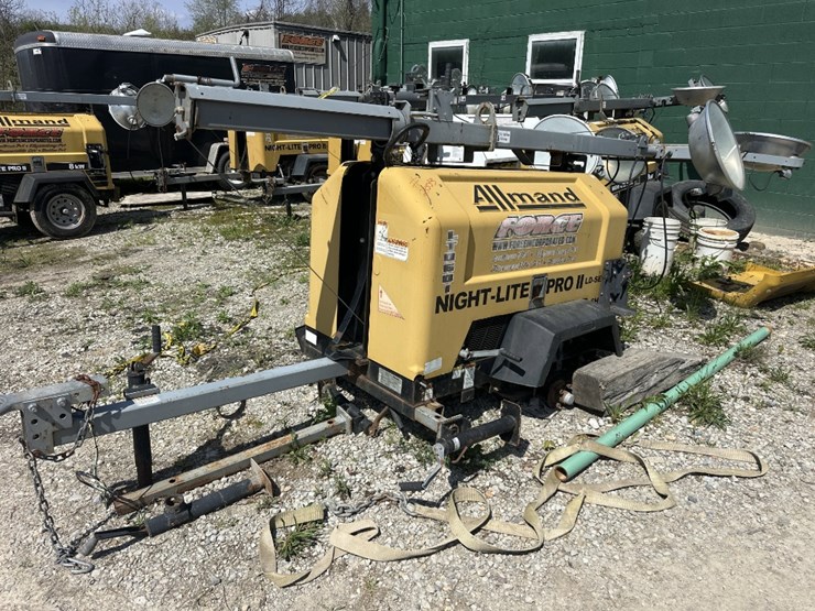 2015-caterpillar-c11-image-1