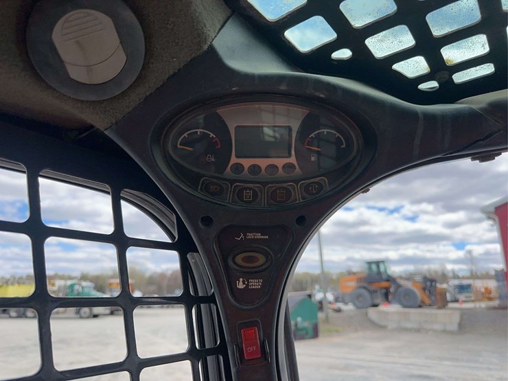 2012-bobcat-s650-image-20