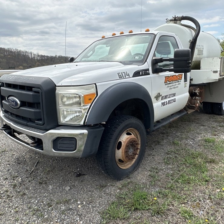 2012 FORD F550