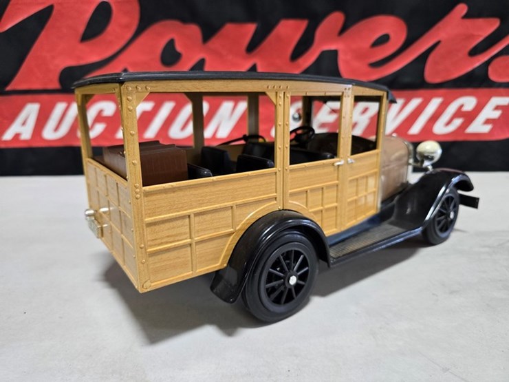 #84-•-jim-beam-1929-model-a-woodie-staton-wagon-decanter-image-6